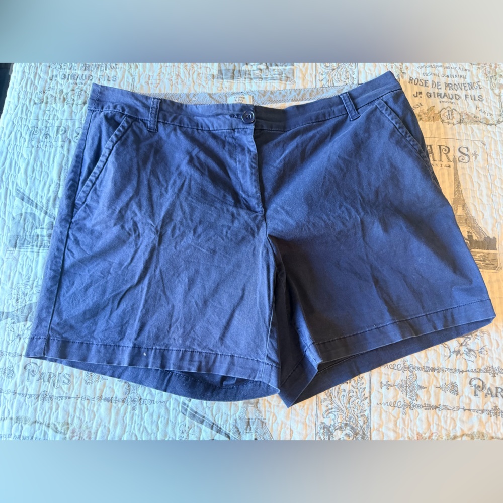 Crown & Ivy Navy Chino Shorts Womens 16W Classic Casual Mid Length Flat Front